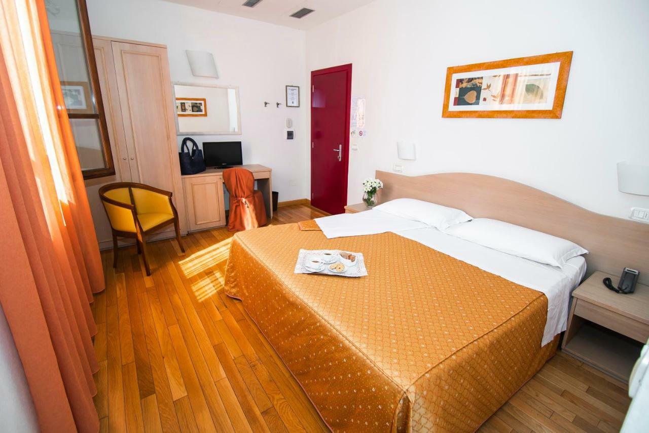 Hotel La Colonna Siena Eksteriør billede
